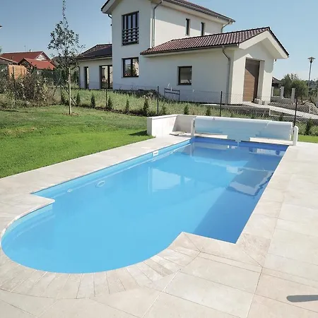 Three-bedroom Holiday In Prázdninový dům *
